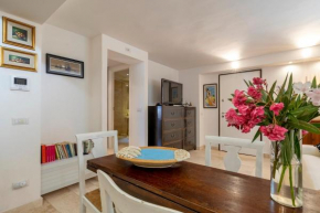 Villa Bali - Charming Seafront Apartment Fertilia